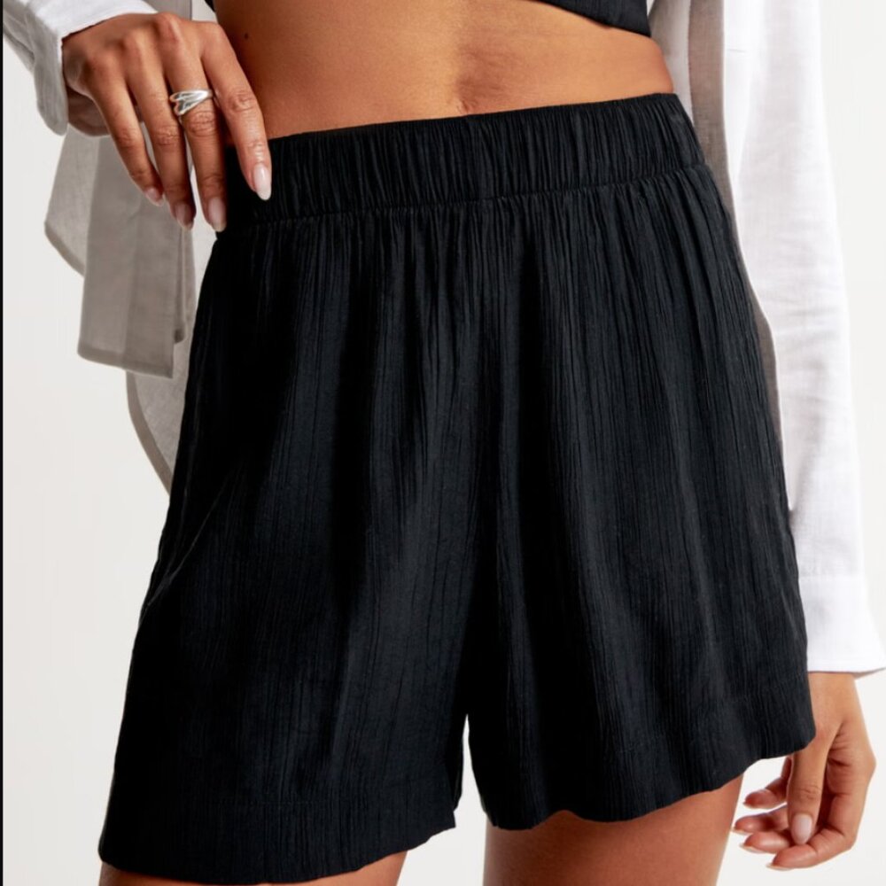 Abercrombie Crinkle Textured Pull-On Short